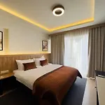 Dugi Otel