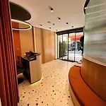 Dugi Otel *