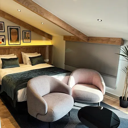Dugi Hotell *